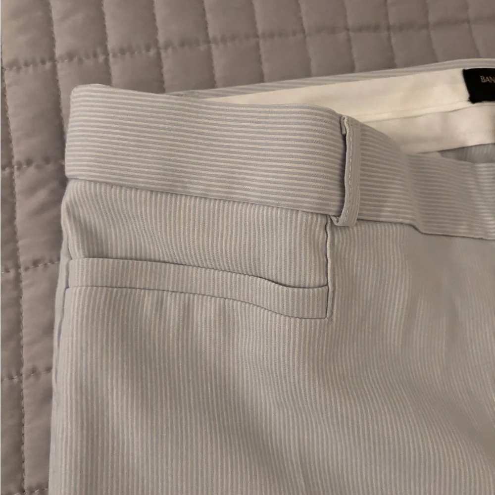 Banana Republic Striped Gray Sloan Crop Pants - Picture 3 of 4